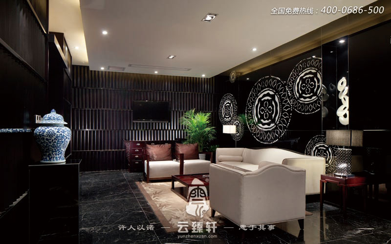 會所由內(nèi)而外地散發(fā)出傳統(tǒng)的高雅新中式設(shè)計風(fēng)格