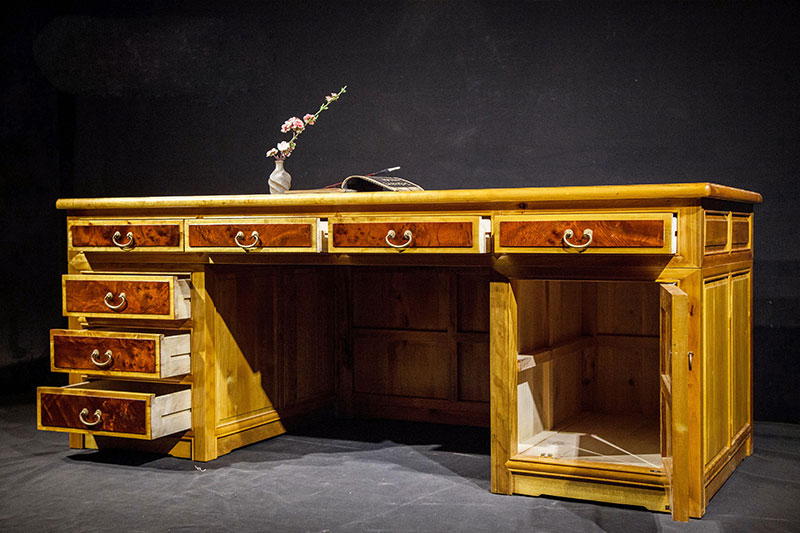 金絲楠榫卯結構辦公桌